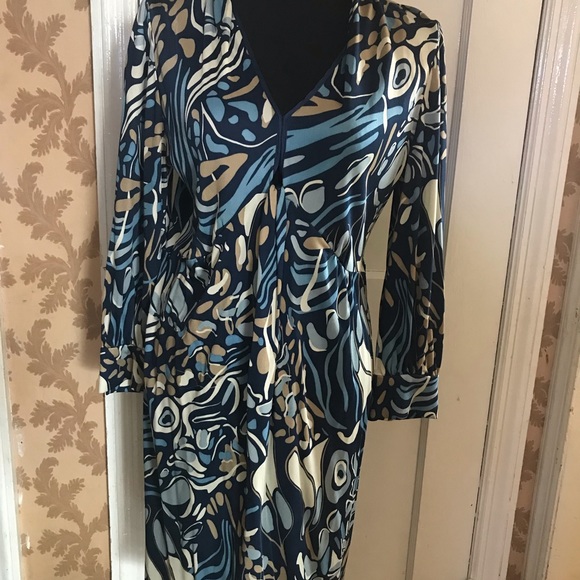 Woman’s dress size large - Picture 6 of 6